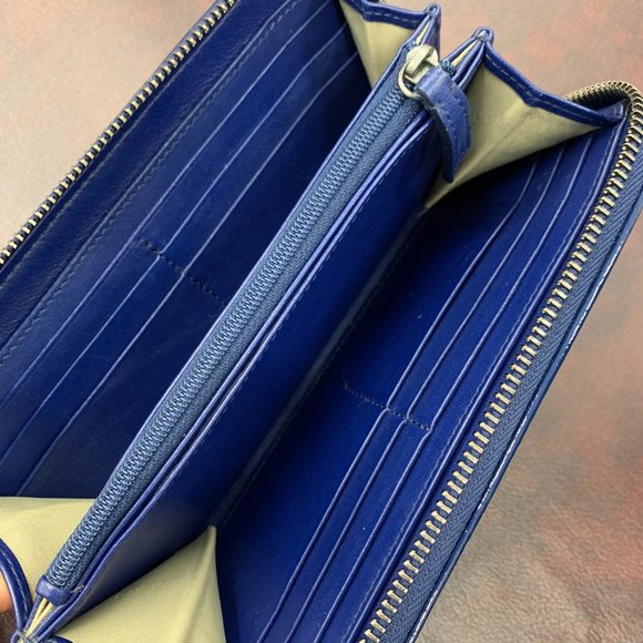 Authentic Burberry Leather Wallet - Picture 4 of 5